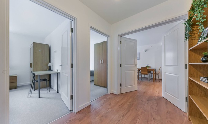 Limehouse Apartment | Modern Luxury Stylish 2-bed Apartment Steps From Canary Wharf - 612 Apartments
