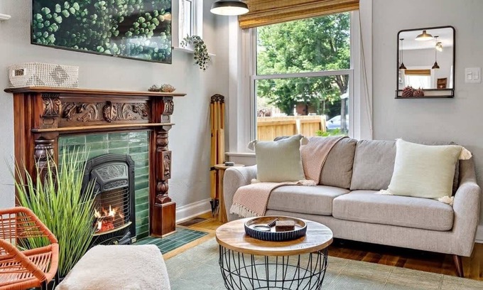 Speer House | Modern Luxury Townhome Steps to Shops & Dining
