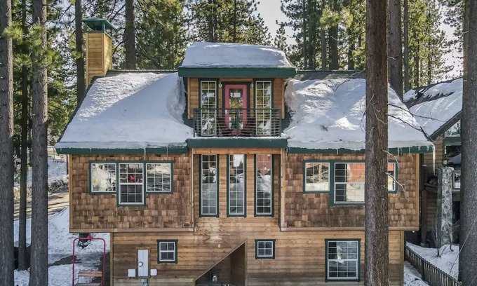 Al Tahoe House | Modern luxury cabin across from lake