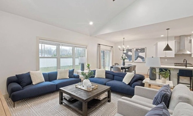 Georgetown House | Modern Luxury Villa Near Notre Dame