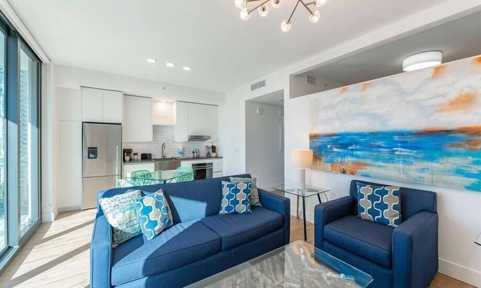 Downtown Miami Apartment | Modern Luxury w/Full Kitchen | Pool | Downtown Miami