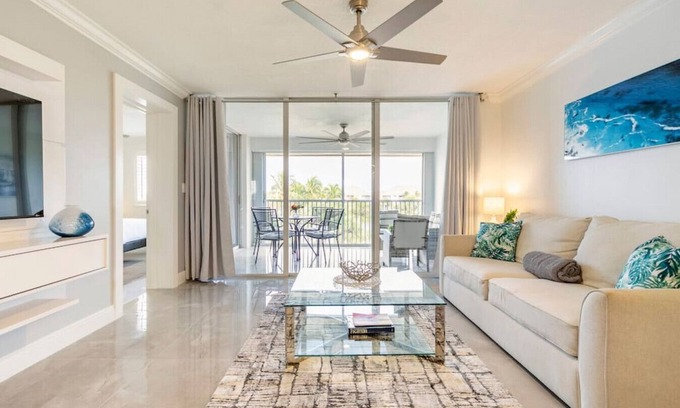 Jupiter Bay Condo | Modern Luxury, Waterfall, Pool, 1/2 mile to Beach