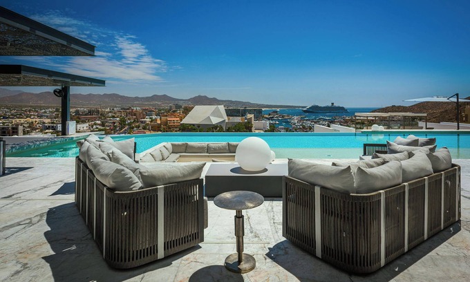 Pedregal House | Modern Mansion- Pedregal