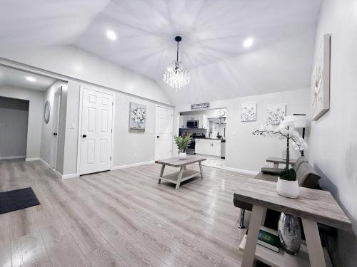 Montague House | Modern Marble Montague, NJ Milford, PA Area Home