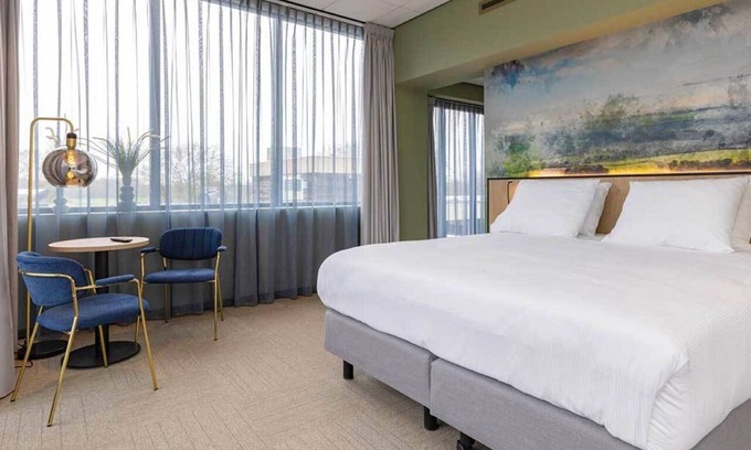 Marknesse Hotel | Modern Marknesse Hotel Room – Ideal for Exploring Giethoorn & Dutch Nature