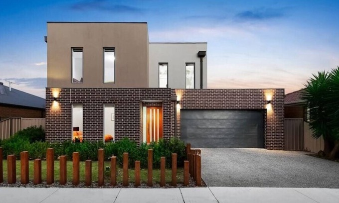 St. Albans House | Modern Masterpiece Beautiful St Albans 4BR Home