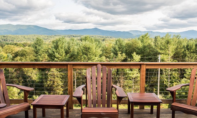 Luray House | Modern Mid Century Home + National Park Mountain Views + Shenandoah River