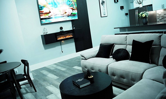 Reading Apartment | Modern Minimalist Home in the heart of Reading