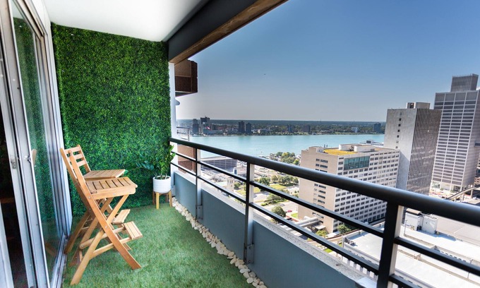 Downtown Detroit Apartment | Modern Motor City Oasis: Luxurious 1-Bedroom Apartment in Downtown Detroit