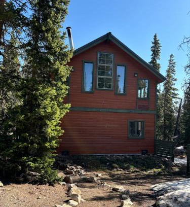 Valley of the Sun Ski Chalet | Modern Mountain Chalet on Hiking & Ski Trails