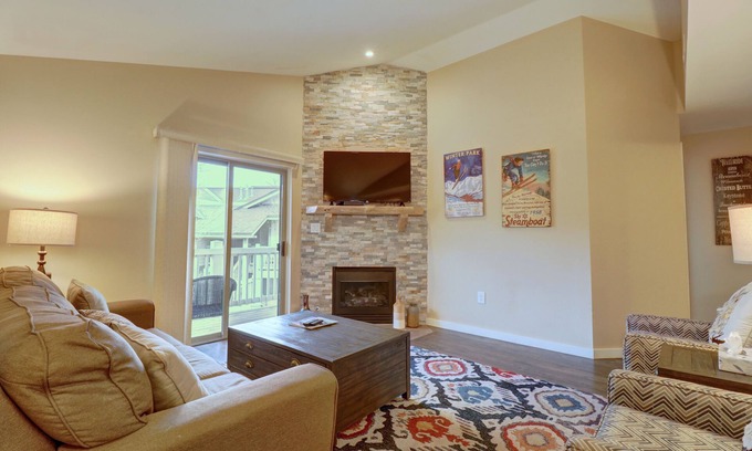 Frisco Condo | Modern Mountain Condo, Convenient Frisco Location, Communal Hot Tub