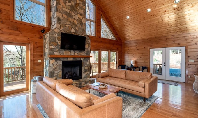 Brevard House | Modern Mountain Getaway in Connestee Falls now with a Tesla charger!