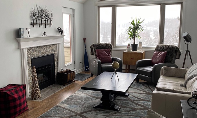 Huntsville Condo | Modern Muskoka Executive 1 bedroom Loft/Condo