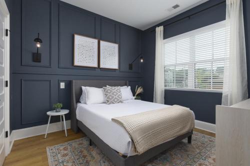 Cleveland Park Apartment | Modern Nashville Condo 5 Beds -3 Miles to Downtown