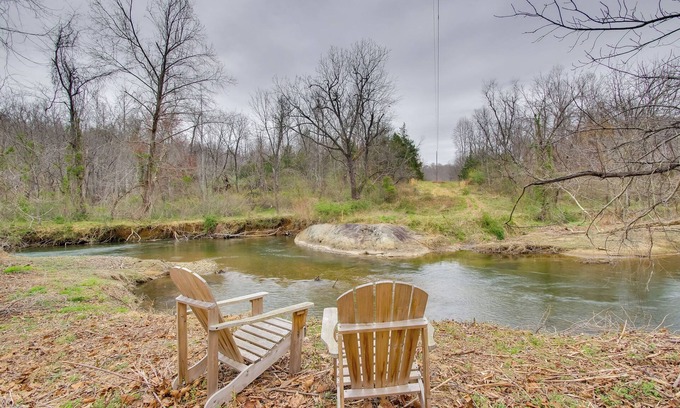 Nellysford Cottage | Modern Nellysford Getaway on 40 Private Acres!