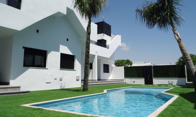 Los Cuarteros Apartment | Modern new apartment with swimming pool, near the sea and beach