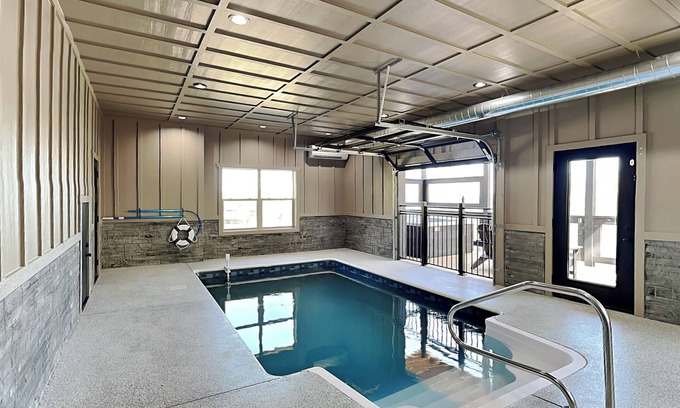 Gatlinburg - Pigeon Forge Cabin | Modern New-Built Cabin in Smoky Cove, Pet-Friendly w. Pool + Hot Tub!
