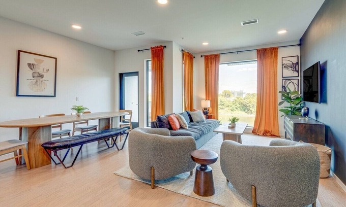 North Capitol Condo | Modern, New Condo, on Nashville's riverfront. Beautifully decorated for an out of this world stay.