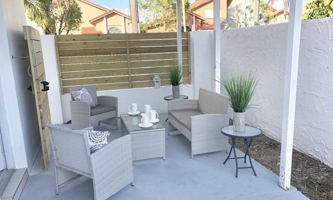 Westchester Apartment | Modern & New, Excellent Location Miami 1/1.
