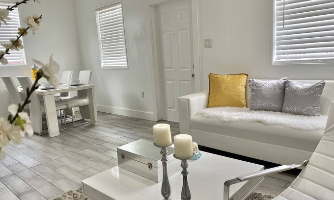 Westchester House | Modern & New, Excellent Location Miami 2/1