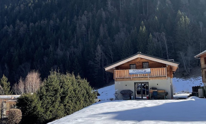 Le Lavancher Ski Chalet | Modern new Built Chalet