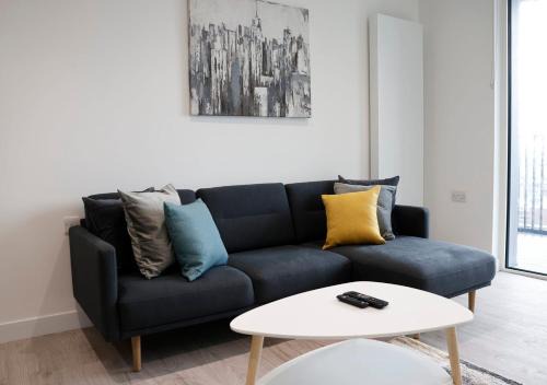 Fairfield Apartment | Modern New Spacious Apartment