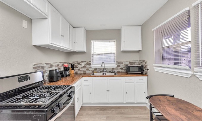 Baytown Apartment | Modern & Newly renovated 1BR in Heart of Baytown!