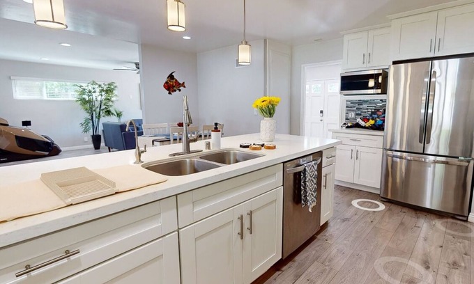 Orange House | Modern Oasis for Families & Business, Pets OK, EV charger