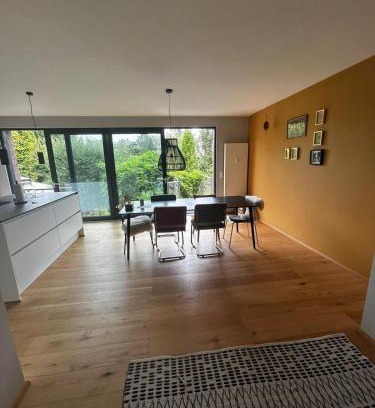 Eller Apartment | Modern oasis of peace with garden, top public transport