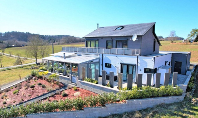 Oberbettingen Villa | Modern Oasis w/Hottub, View, Gym
