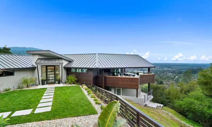 Los Gatos House | Modern oasis w/pool & expansive views of the Bay