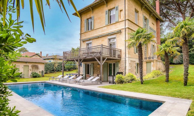 Arcachon Villa | Modern oasis with a heated pool