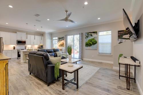 Fellowship House | Modern Ocala Townhome Near Golf Club and WEC!