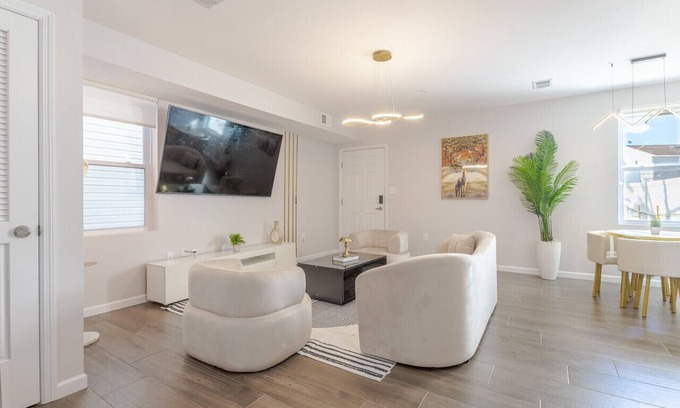 Elizabeth Apartment | Modern one bedroom beautiful apartment