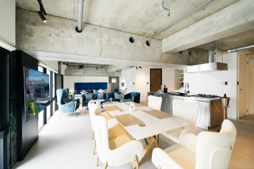Sumiyoshi Apartment | Modern Palazzo住吉