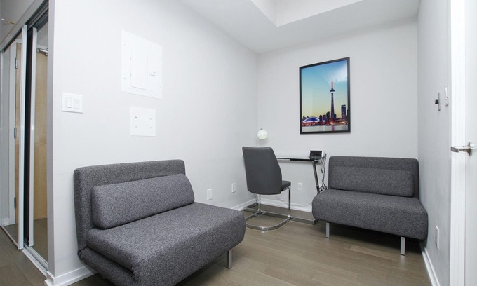 Downtown Toronto Condo | Modern Paradise Condo Just over Scotia Bank Arena/Leafs/Raptors