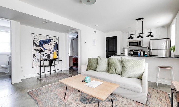 Church Hill Apartment | Modern & Peaceful Church Hill Apt | Prime Location