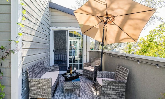 Sequoyah Condo | Modern, Peaceful Condo in Shadow Woods - Gated community with parking, gym, pool