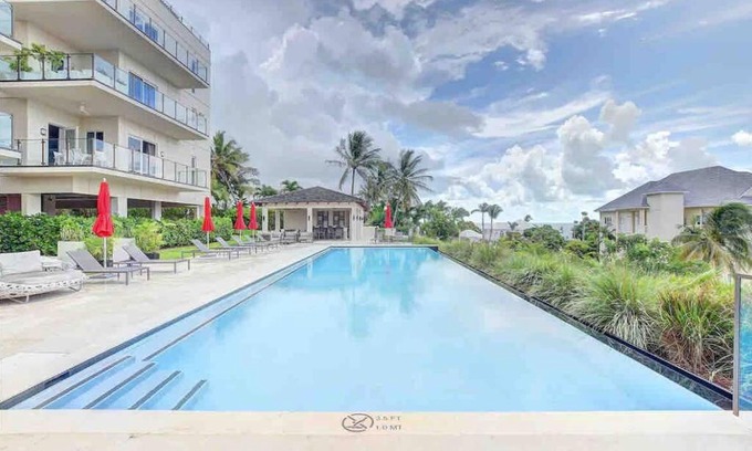 Paradise Island Apartment | Modern Penthouse Near Atlantis & Beach