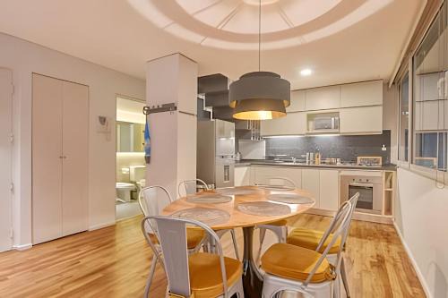 Nunez Apartment | Modern Penthouse Private Rooftop BBQ & City Views