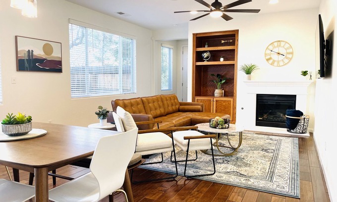 Raisin House | Modern Pet Friendly Fresno/Clovis Area-For Families & Professionals