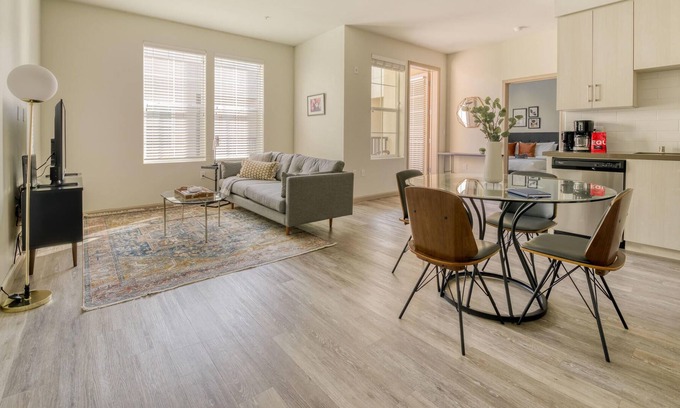 Pleasanton Apartment | Modern Pleasanton 1BR, Parking + Pet-Friendly