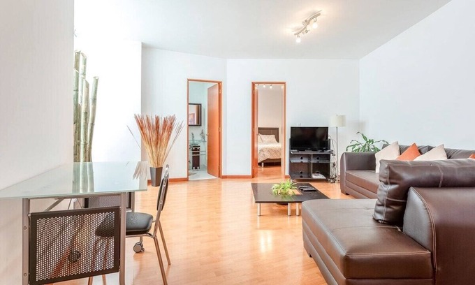Polanco Condo | Modern Polanco Gem | Workspace | 24/7 Front Desk