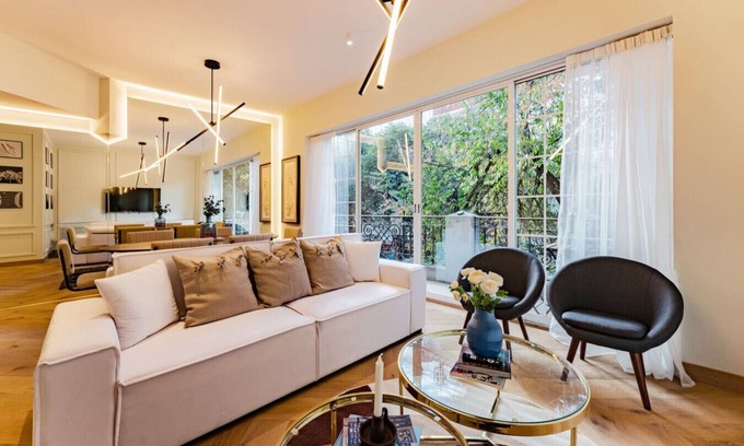 Polanco Apartment | Modern Polanco Retreat with Balcony, Office Space & Style