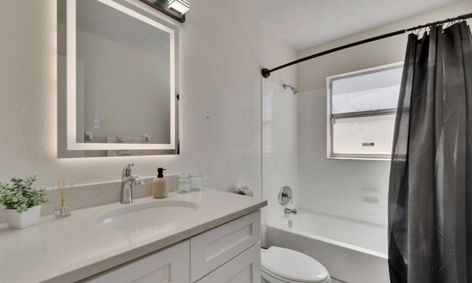 Terrace Park Apartment | Modern Pool Home w/Game Rm 1 min to Busch Gardens