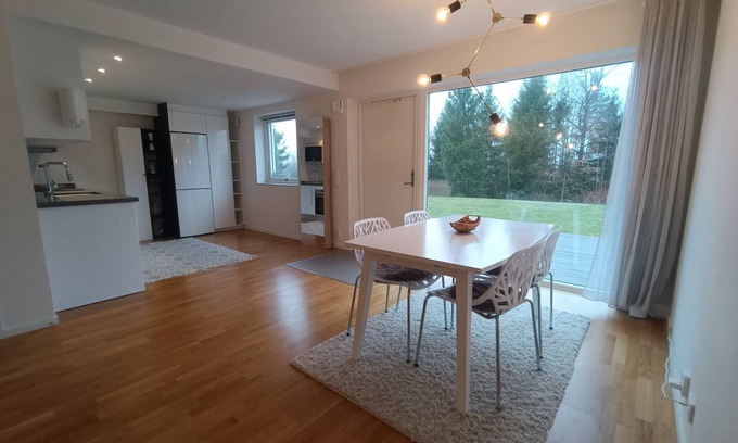 Floda Apartment | Modern & Private near Nature: kitchen, washer - perfect for 2-4 people & up to 5