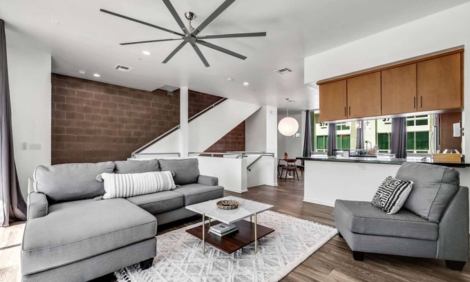 Riverside Apartment | Modern & Prime 2 bedroom apartment with balcony!
