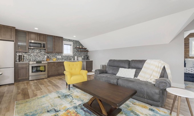 Concord Apartment | Modern Private Getaway with Lake Views