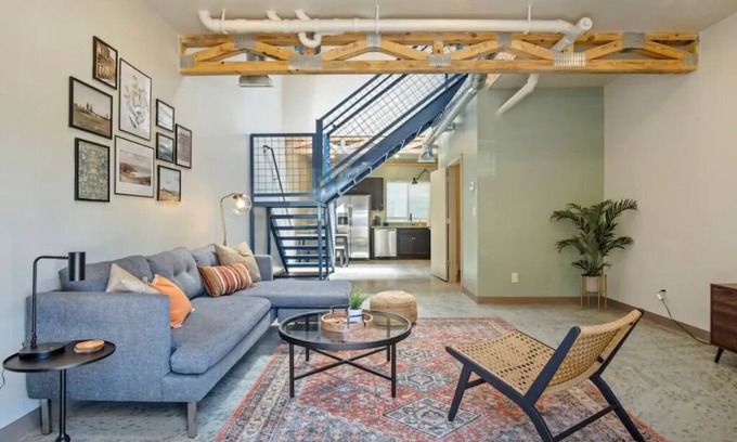 Central Oklahoma City House | Modern Private Townhome *Downtown OKC * Balcony *OU Med
