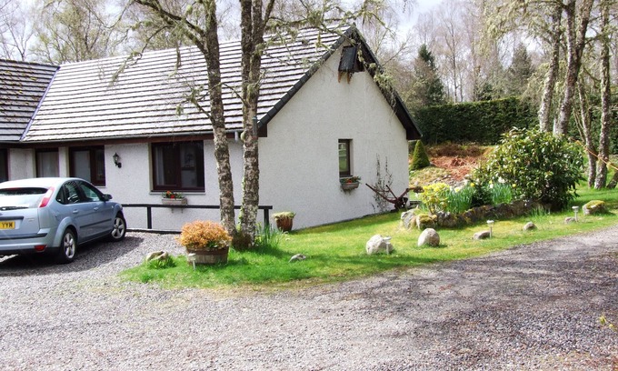 Glenmoriston House | Modern Property in an Area of Superb Scenery and Fascinating Wildlife